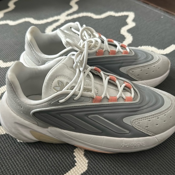 Adidas running shoes - Picture 1 of 2